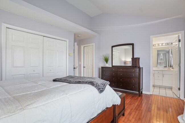 Building Photo - 1406 Pinnacle Way