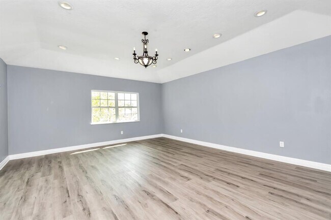 Building Photo - 12418 Mill Ridge Dr