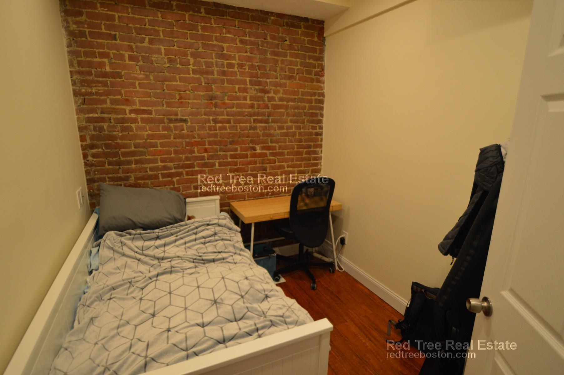 Building Photo - 1203 Beacon St