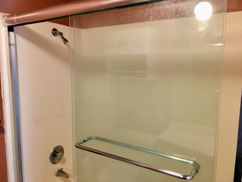 Shower Over Tub - 2342 Hilgard Ave