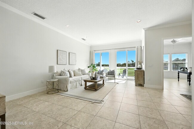 Building Photo - 16 Cove Rd