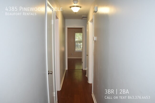 Building Photo - 4385 Pinewood Cir