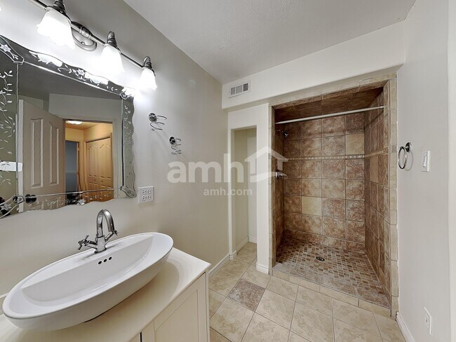 Building Photo - 4045 W 4650 S