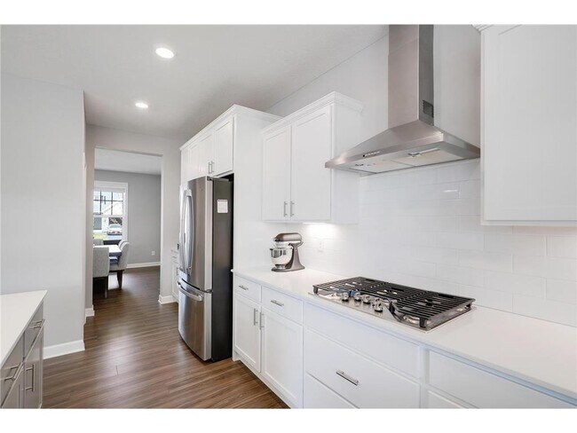 Building Photo - 6332 Apple Ct