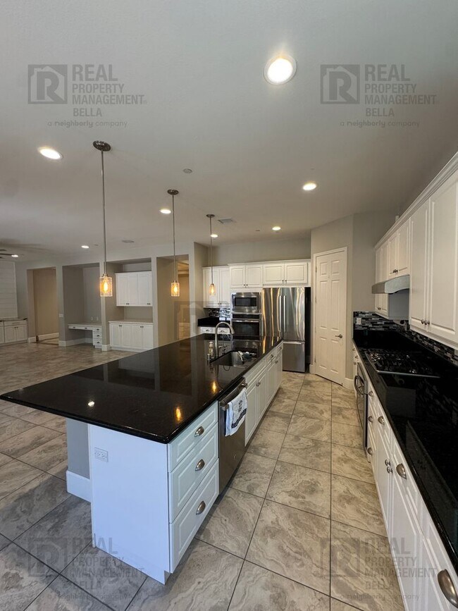 Building Photo - Beautiful Winchester Home with Open Floor Plan, Office & Solar
