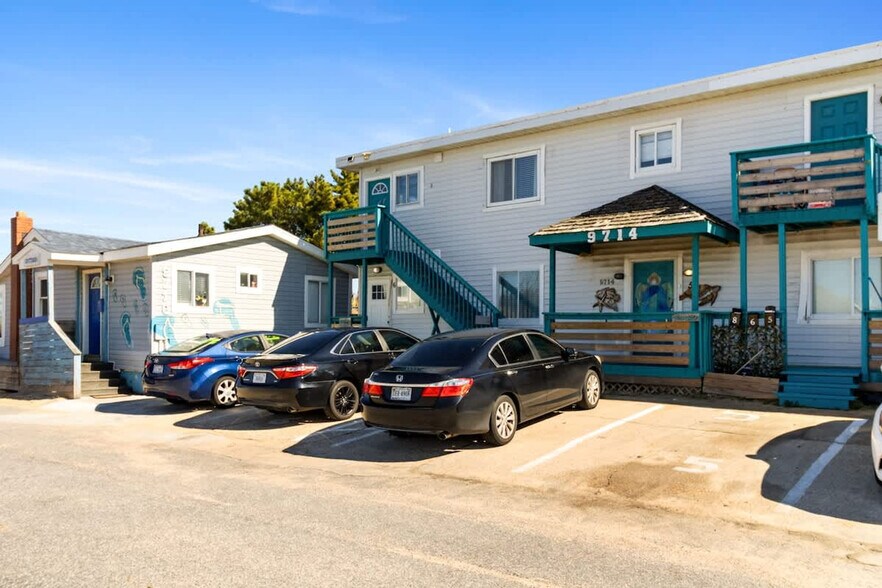 Building Photo - 9714 11th Bay St