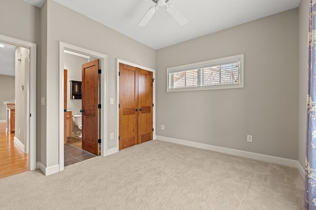 Building Photo - Mingo