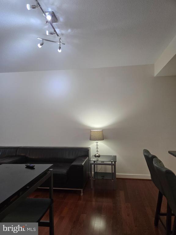 Building Photo - 155 Potomac Passage