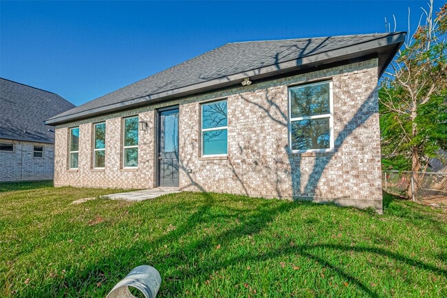 Building Photo - 3635 Needville Ave