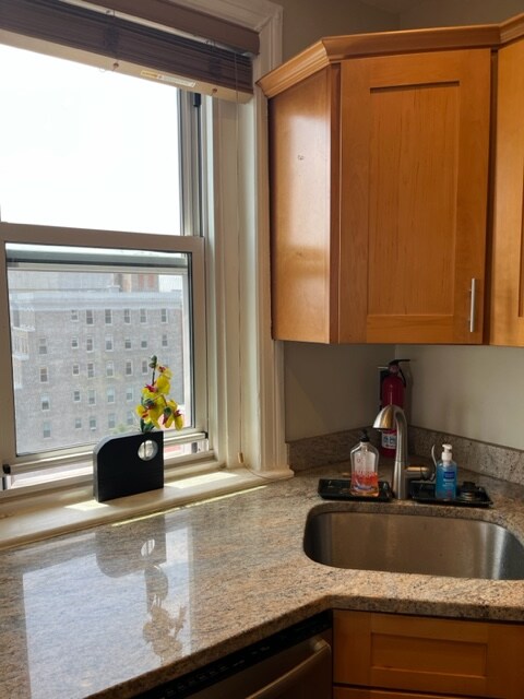 Building Photo - 1954 Columbia Rd NW