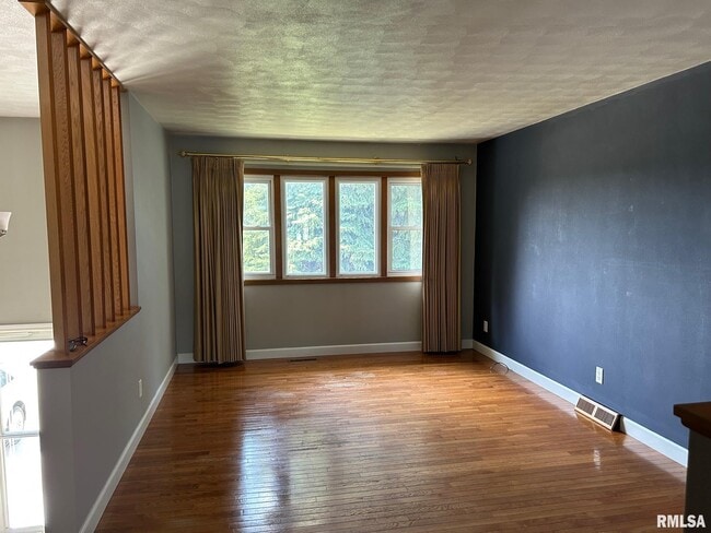 Building Photo - 11485 95th Ave