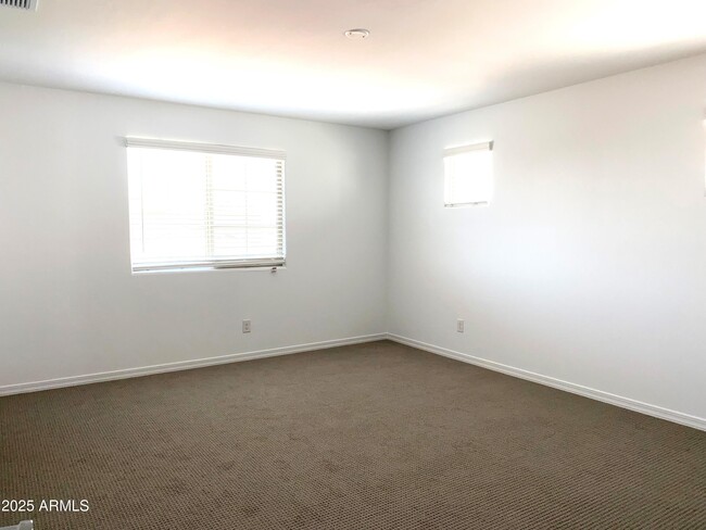 Building Photo - 10865 E Tiburon Ave