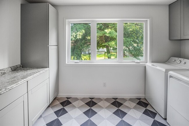 Building Photo - 250 Blauvelt Rd