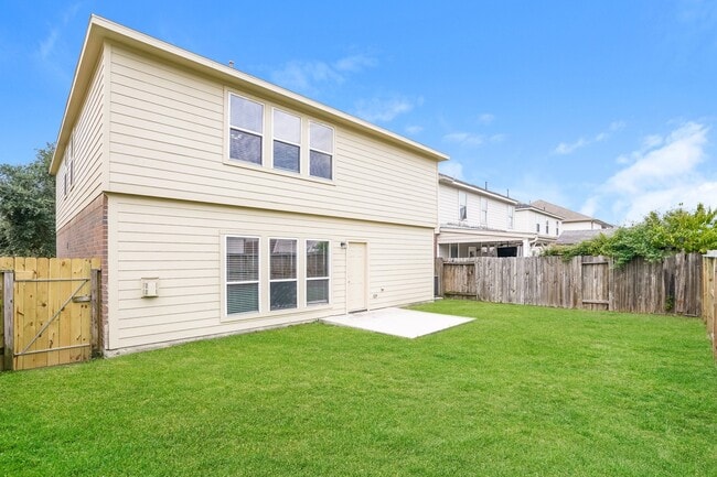 Building Photo - 14815 Hillside Woods Ct
