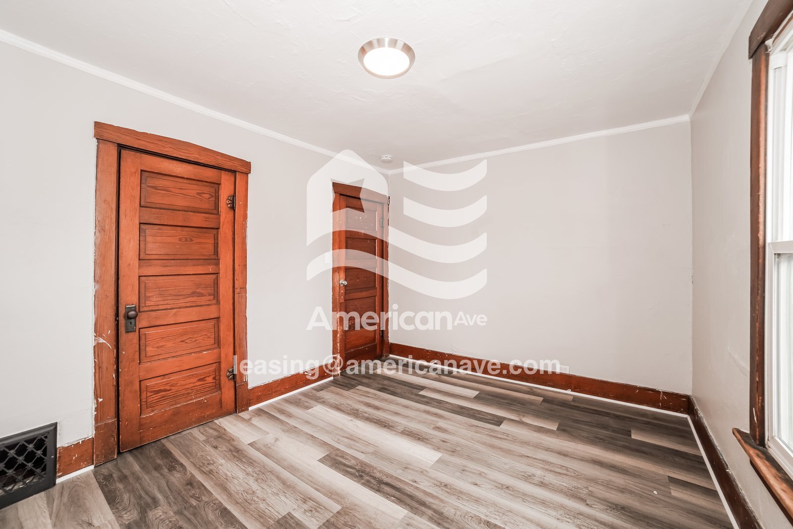 Building Photo - 707 E Republic St