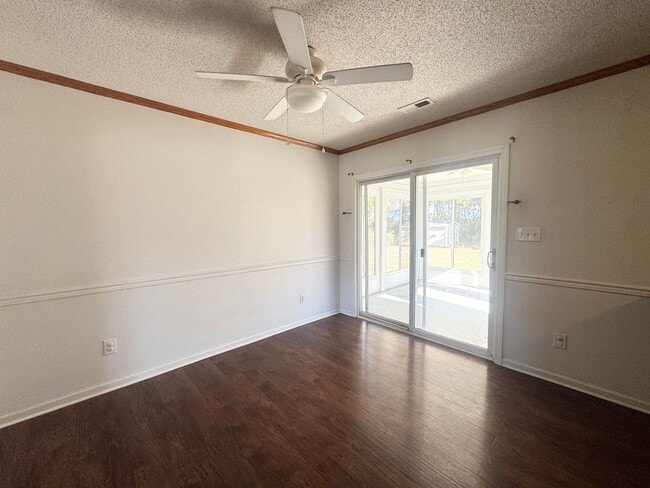 Building Photo - 200 Dramtree Dr