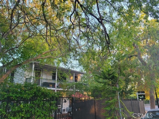 Primary Photo - 5900 Echo St