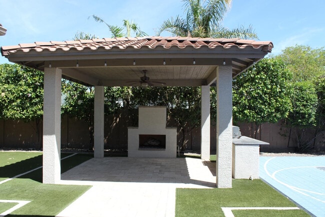 Building Photo - 3458 E Loma Vista St