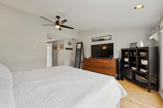 Building Photo - 813 N 15th St