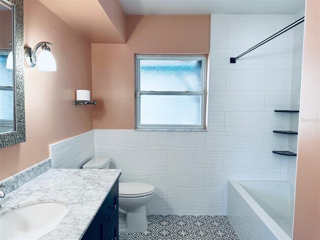 Building Photo - 2483 66th Terrace S