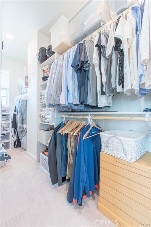 Building Photo - 140 Paramount