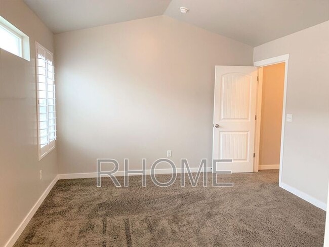 Building Photo - 14257 S. Sidehill Lane