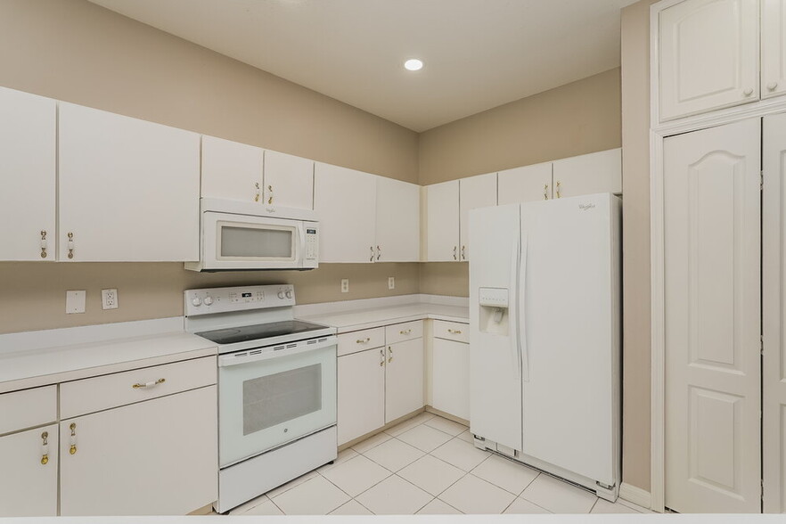 Building Photo - 25152 7 Rivers Cir