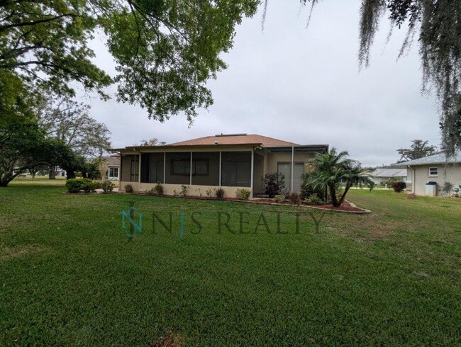 Building Photo - 55+ Community: 2/2/2 1605sqft lakefront co...