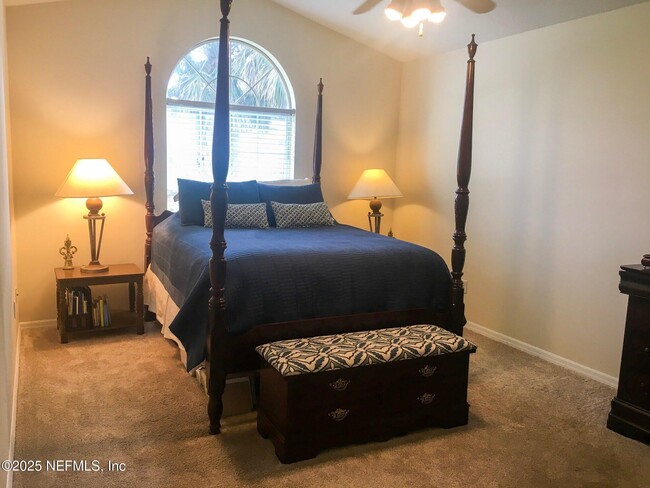 Building Photo - 361 Crossroad Lakes Dr