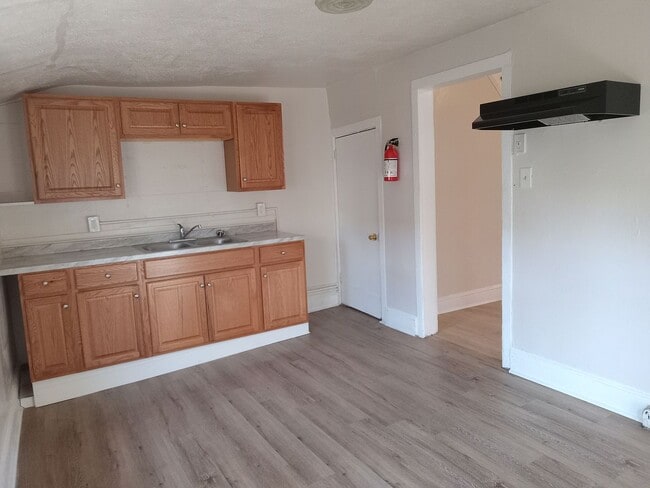 Building Photo - 133-135 Bank st