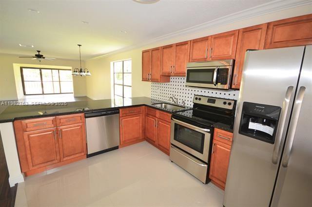 Building Photo - 7944 Eastlake Dr