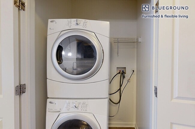 Building Photo - 80 North Centre Ave-SI FL1-ID1865A