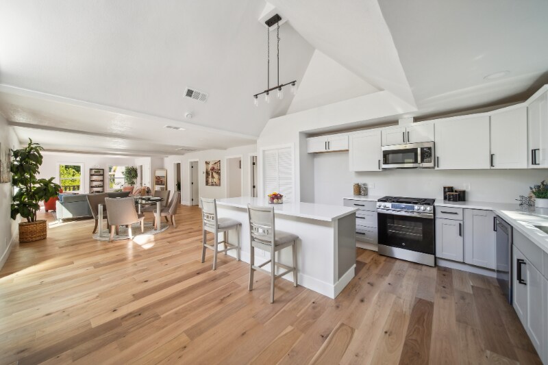 Building Photo - 610 Nestora Ave