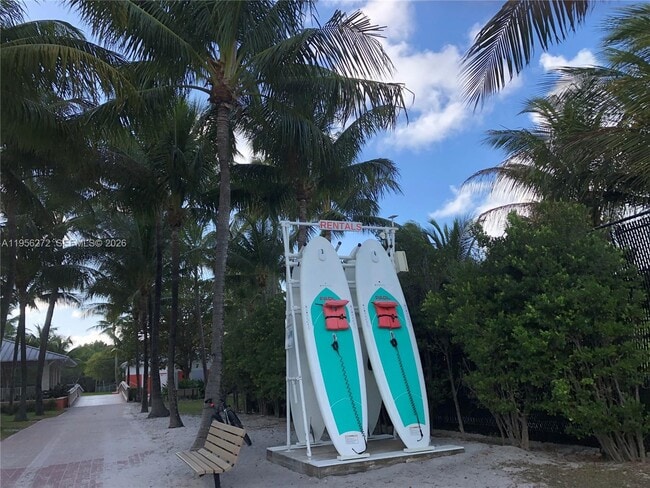 Building Photo - 255 Sunrise Dr