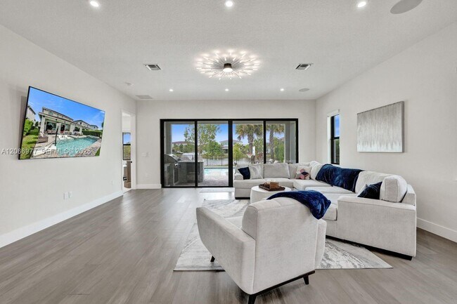 Building Photo - 12474 Solana Bay Cir