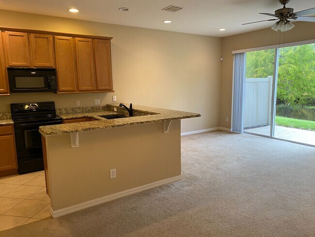 Building Photo - 208 Canterbury Bell Dr
