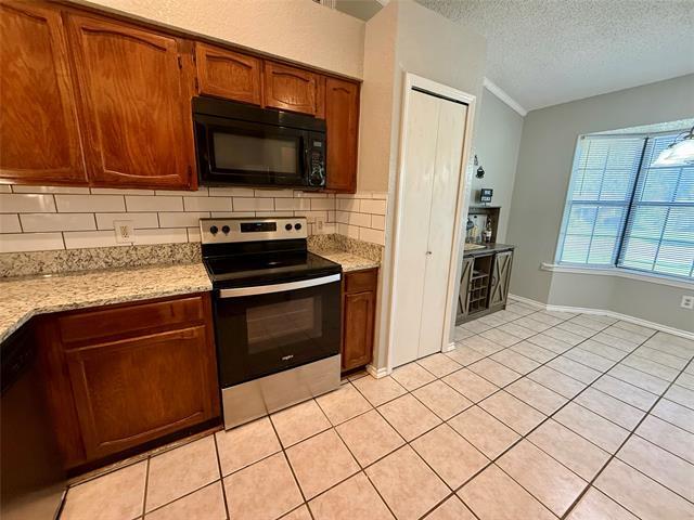 Building Photo - 1525 Lavendale Ln