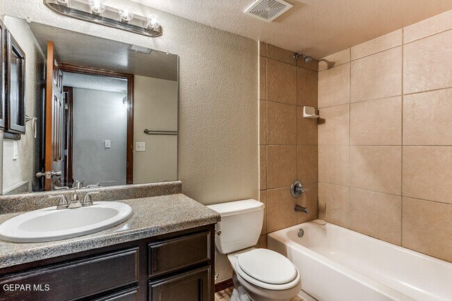 Building Photo - 5337 Manuel Puentes Ct