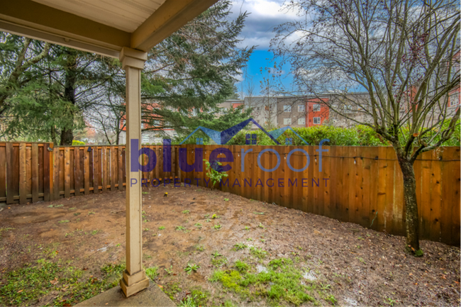 Building Photo - 17033 SW Red Leaf Pl