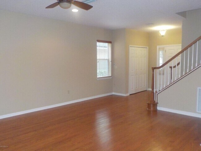 Building Photo - Charming 3 bedroom, 2.5 bath home in Oakle...