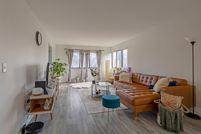 Building Photo - 39 Lance Cir