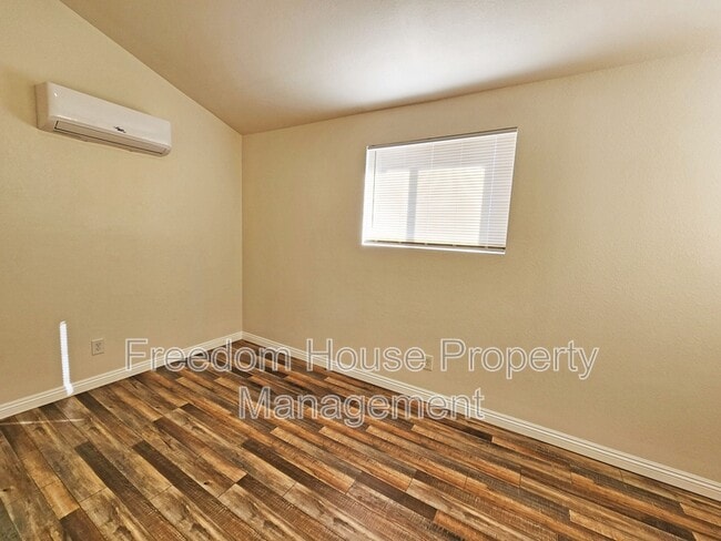 Building Photo - 5391 Money St