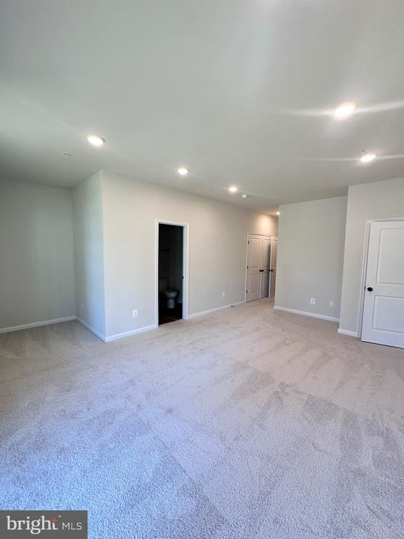Building Photo - 108 Spring Bank Way