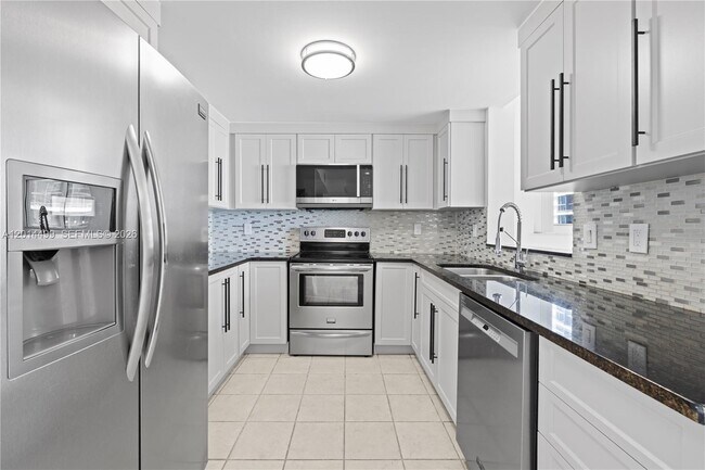 Building Photo - 1250 S Miami Ave
