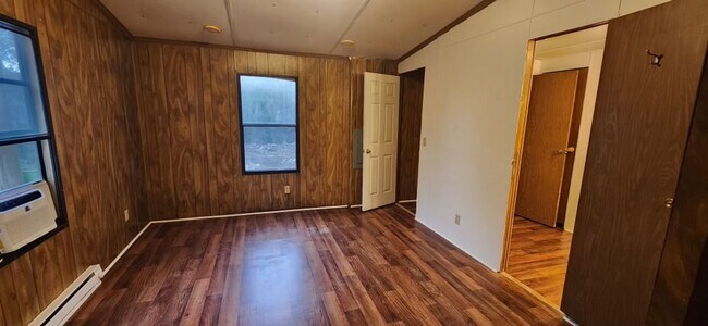 Building Photo - Cozy 2 Bedroom, 1 Bathroom Rental Home