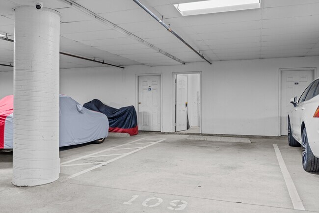 Building Photo - 200 S Dawson St