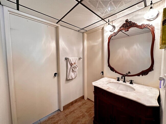 Building Photo - AVAILABLE NOW!! 1 BEDROOM 1 BATHROOM CONDO IN MISSION LAKES DESERT HOT SPRINGS