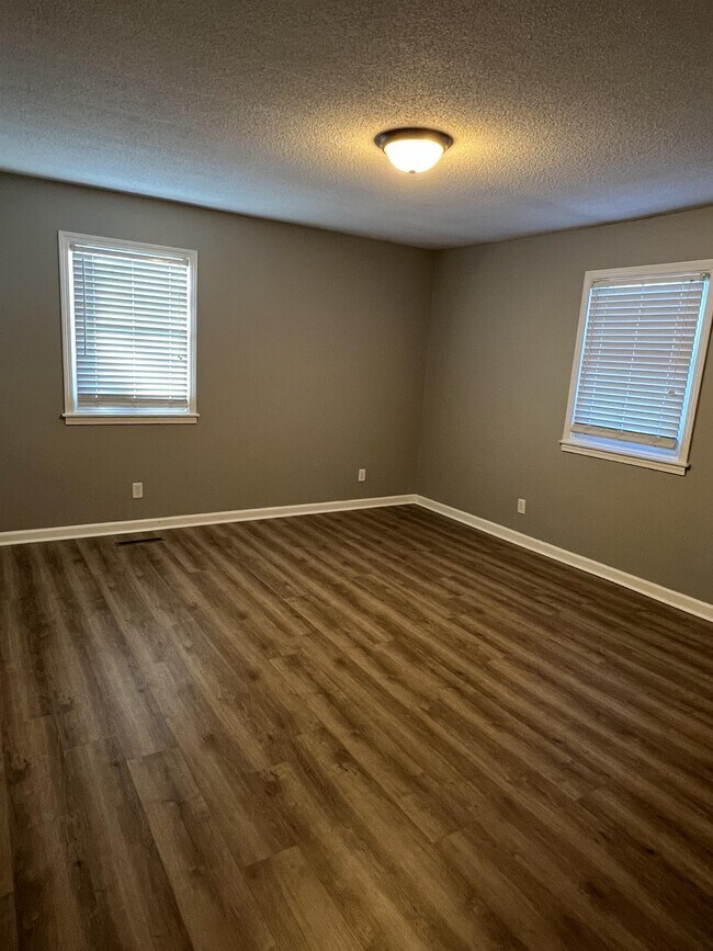 Building Photo - 503 Aspen Way