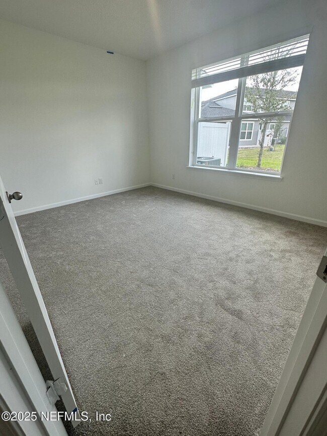 Building Photo - 483 Cherry Elm Dr