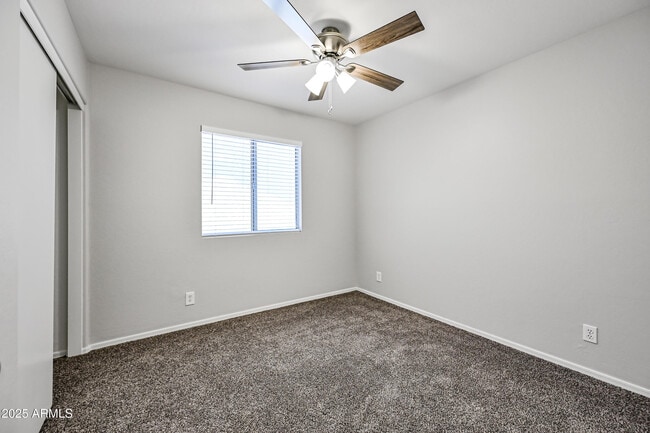 Building Photo - 1060 W Mesquite Ave